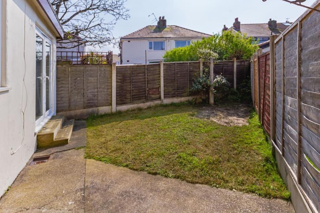 Villa The Hideaway Cleveleys Exterior foto